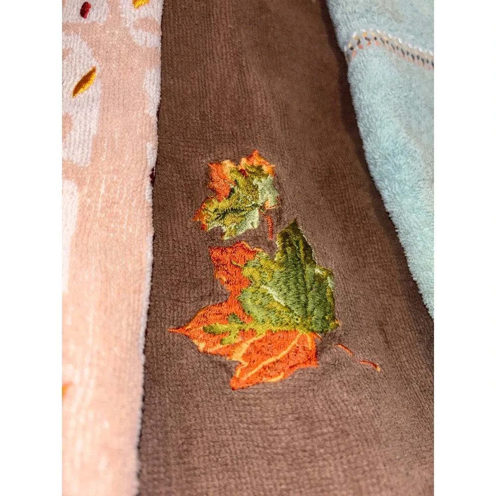 Set of 3 Vintage Autumn Fall Hand Towels Embroidered an washcloth